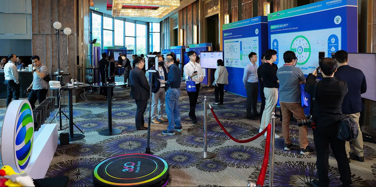 How to Start a 360 Photo Booth Business in 2026: Equipment, Costs & First Event Setup
