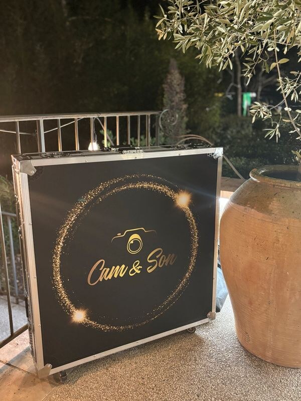 Spin Metal hard flight case with a custom Smart 360 logo panel.